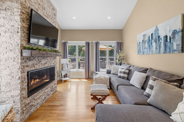 61 Montgomery, Lakeville, MA 02347