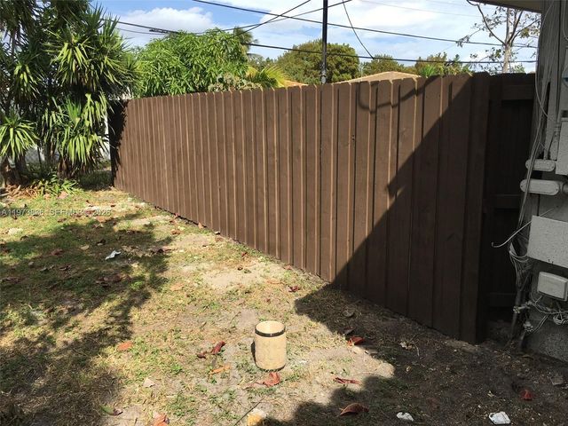 2277 SW 27th St 2277, Miami, FL 33133