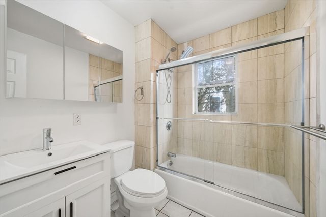 87 Floral St 1, Newton, MA 02461