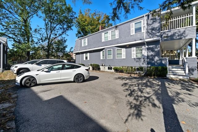 87 Floral St 1, Newton, MA 02461