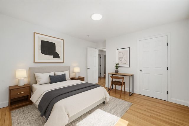 87 Floral St 1, Newton, MA 02461