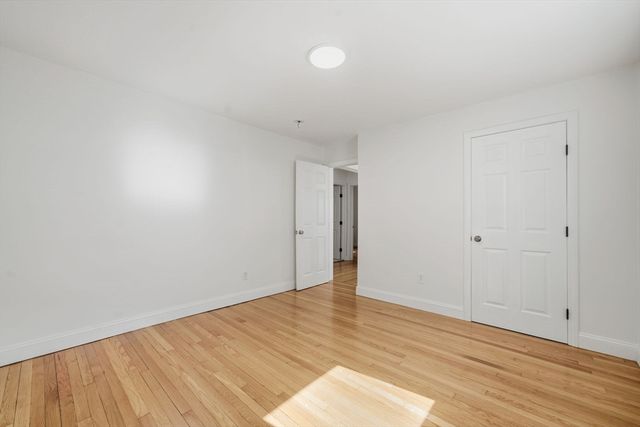 87 Floral St 1, Newton, MA 02461