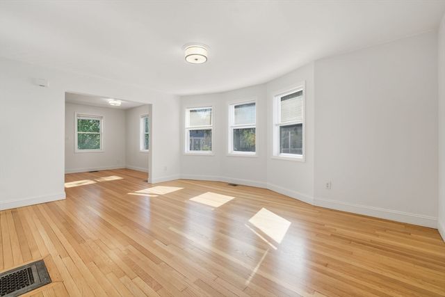 87 Floral St 1, Newton, MA 02461