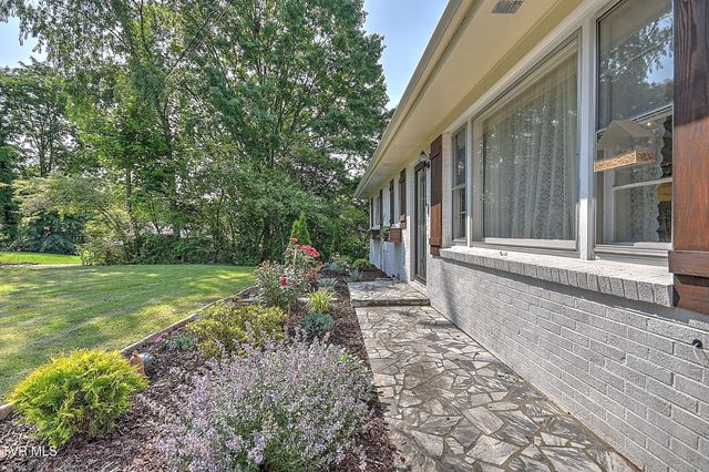 421 Hill Park Drive, Bristol, VA 24201