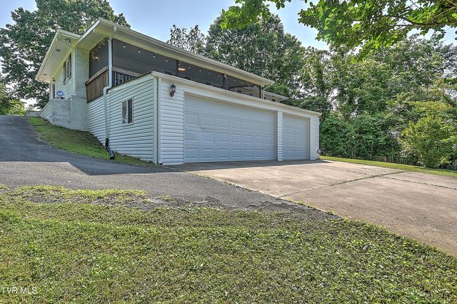 421 Hill Park Drive, Bristol, VA 24201