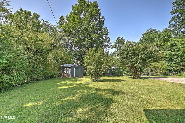 421 Hill Park Drive, Bristol, VA 24201
