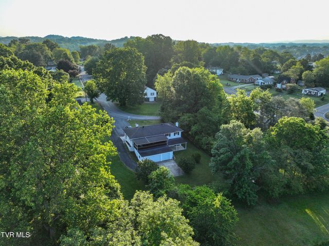 421 Hill Park Drive, Bristol, VA 24201