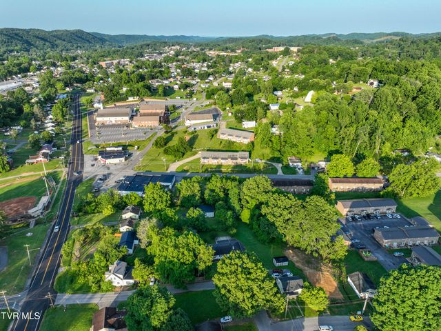 421 Hill Park Drive, Bristol, VA 24201