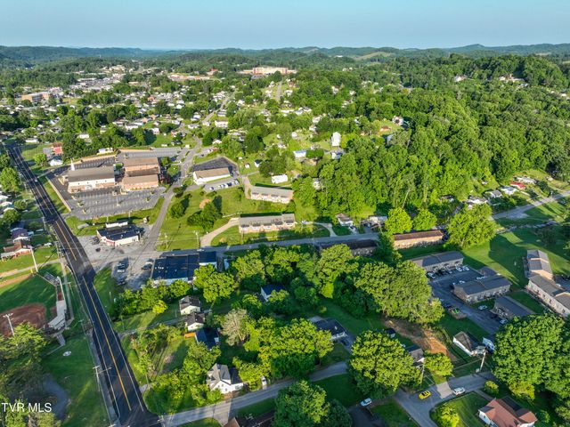 421 Hill Park Drive, Bristol, VA 24201