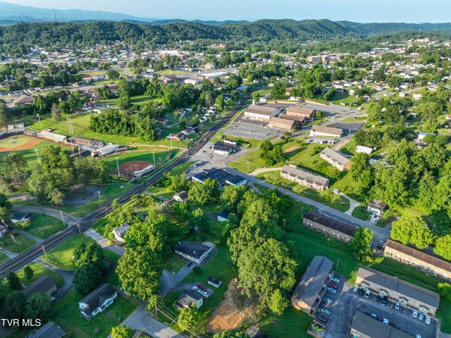 421 Hill Park Drive, Bristol, VA 24201