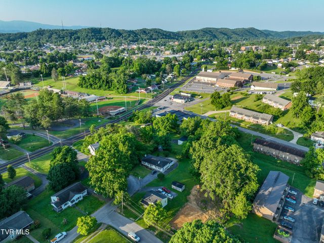421 Hill Park Drive, Bristol, VA 24201