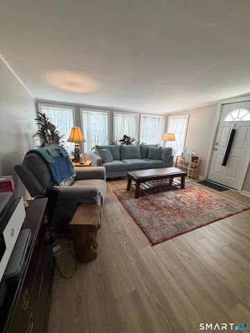 360 Griswold Street, Glastonbury, CT 06033