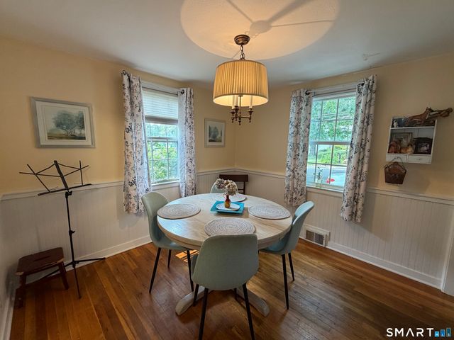 360 Griswold Street, Glastonbury, CT 06033