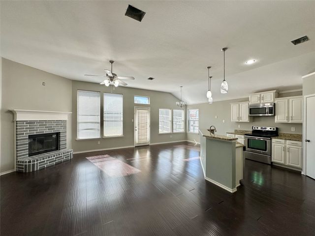 6920 Misty Meadow Lane, Arlington, TX 76002