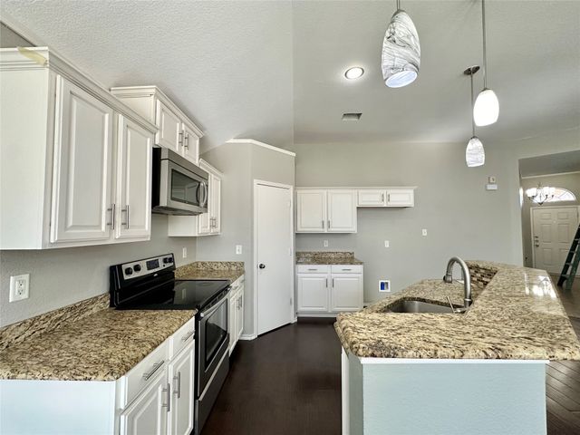 6920 Misty Meadow Lane, Arlington, TX 76002