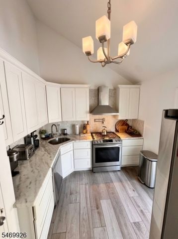 822 Barry Ave, Perth Amboy City, NJ 08861