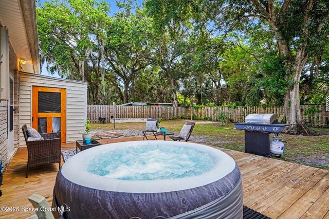 122 East Court, Melbourne, FL 32904