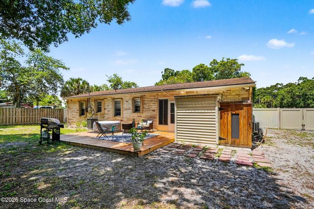 122 East Court, Melbourne, FL 32904
