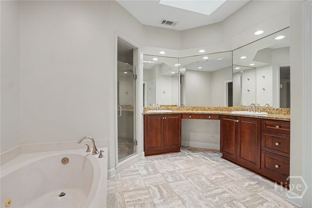 5 Willow Oak Circle, Savannah, GA 31411