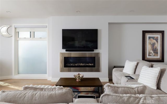 44 Balboa, Newport Beach, CA 92663