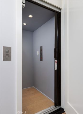 44 Balboa, Newport Beach, CA 92663