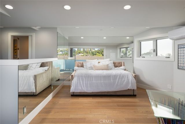 44 Balboa, Newport Beach, CA 92663