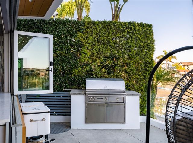 44 Balboa, Newport Beach, CA 92663