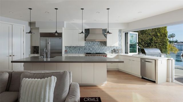 44 Balboa, Newport Beach, CA 92663