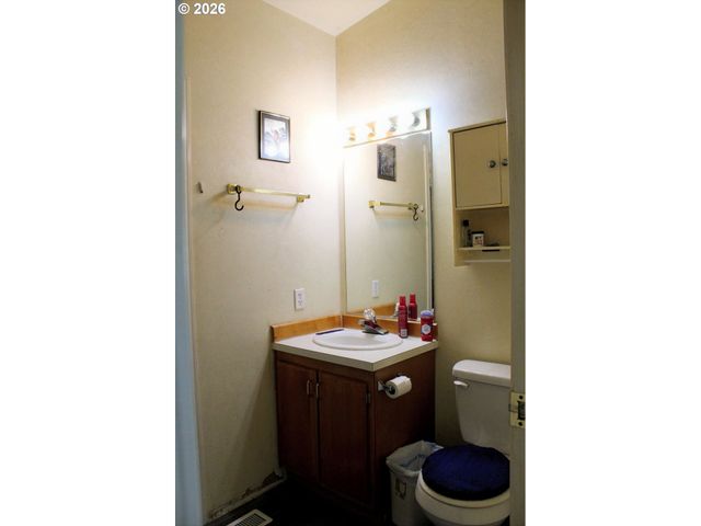 467 CINDY St, Myrtle Creek, OR 97457