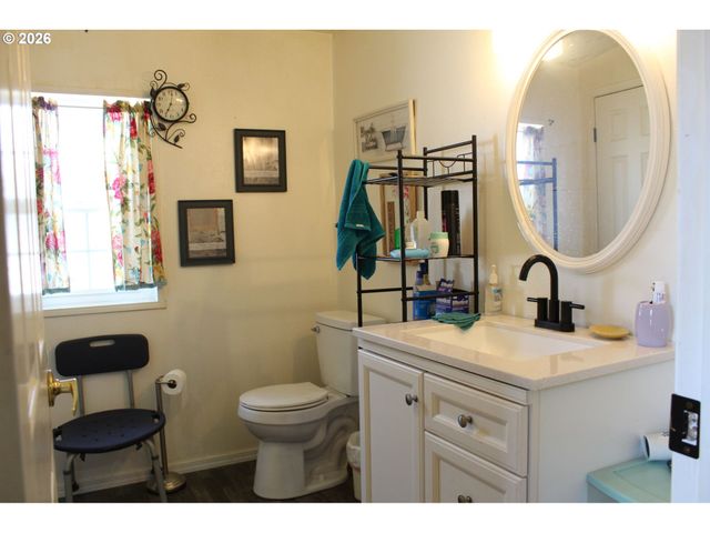 467 CINDY St, Myrtle Creek, OR 97457