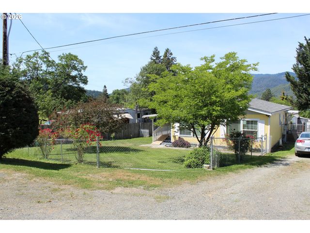 467 CINDY St, Myrtle Creek, OR 97457
