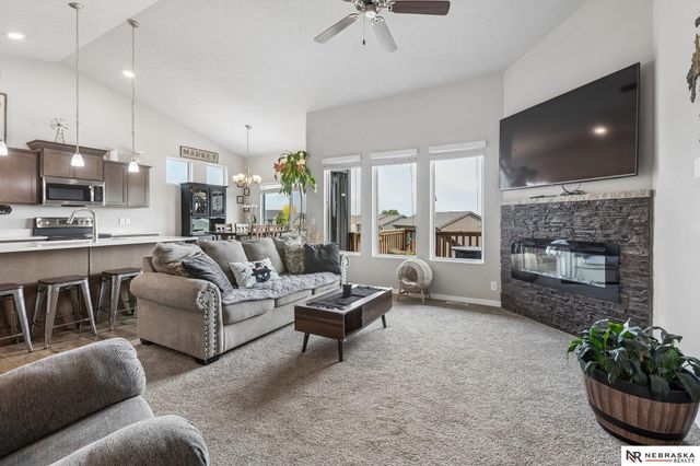 7813 N 149 Street, Bennington, NE 68007