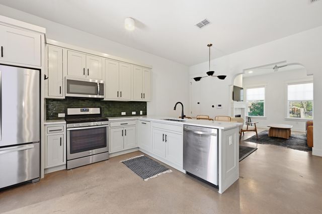 3203 Locke LN A, Austin, TX 78704