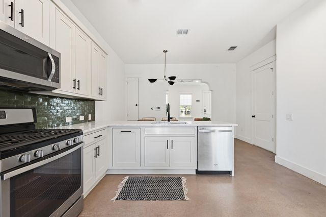 3203 Locke LN A, Austin, TX 78704