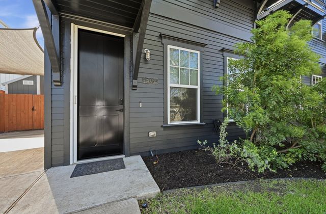 3203 Locke LN A, Austin, TX 78704