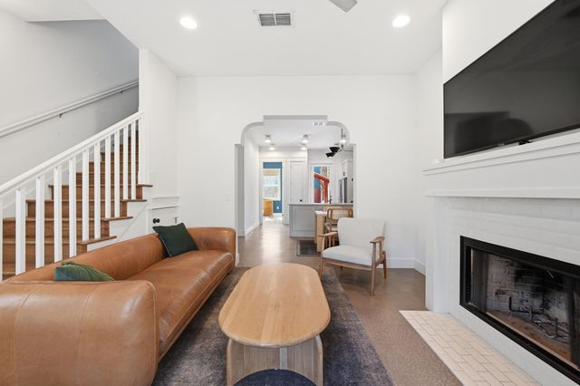 3203 Locke LN A, Austin, TX 78704