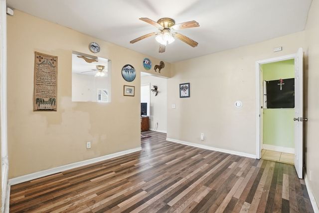 110 N Seminary Avenue, Woodstock, IL 60098