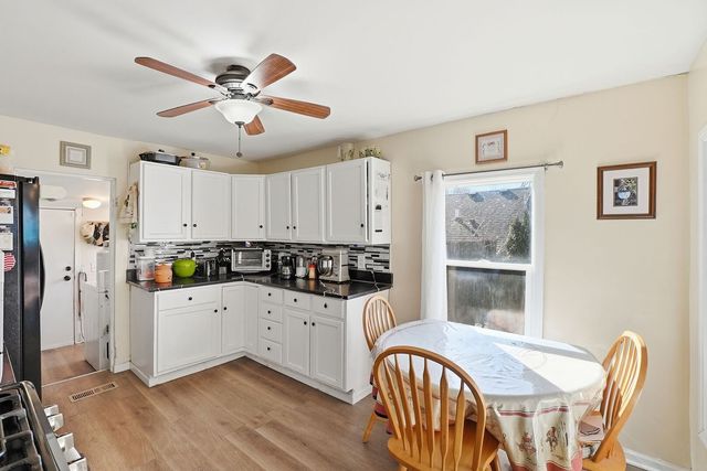 110 N Seminary Avenue, Woodstock, IL 60098