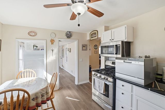 110 N Seminary Avenue, Woodstock, IL 60098