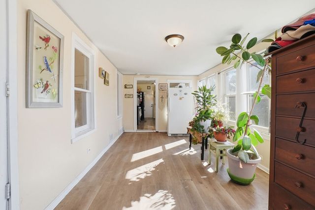 110 N Seminary Avenue, Woodstock, IL 60098