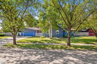 1921 23rd Avenue S, Moorhead, MN 56560
