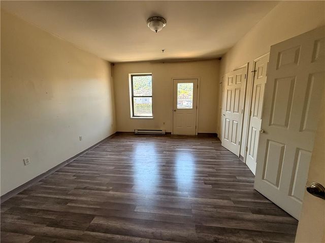823 East 4th 4, Bethlehem City, PA 18015