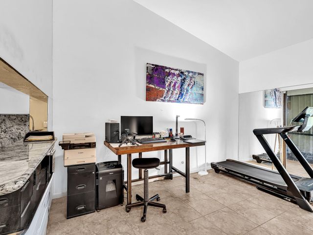 1045 NW 18th Avenue, Delray Beach, FL 33445