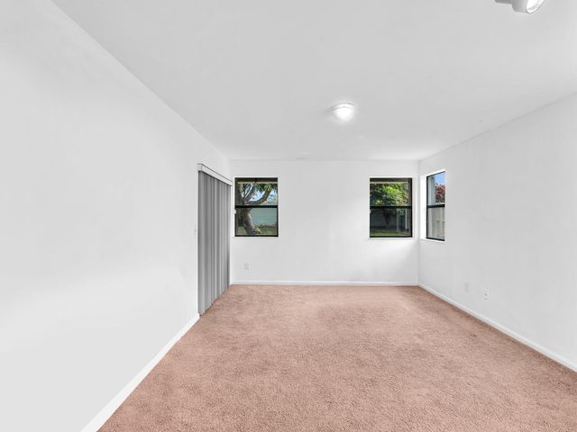 1045 NW 18th Avenue, Delray Beach, FL 33445