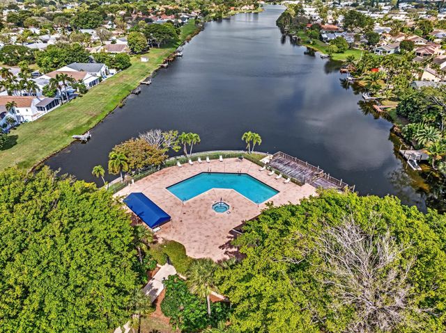 1045 NW 18th Avenue, Delray Beach, FL 33445