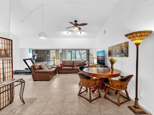 1045 NW 18th Avenue, Delray Beach, FL 33445