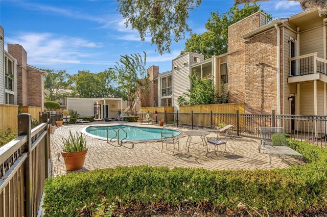 2001 Bering Drive 7E, Houston, TX 77057