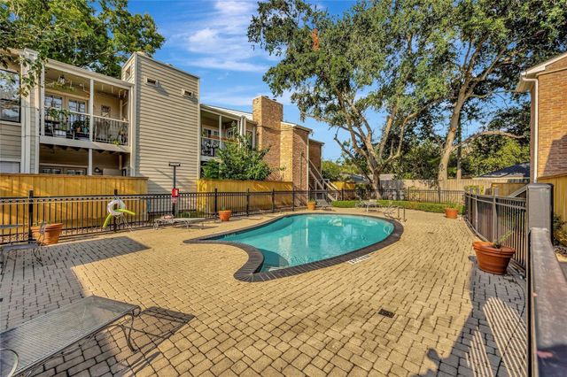 2001 Bering Drive 7E, Houston, TX 77057