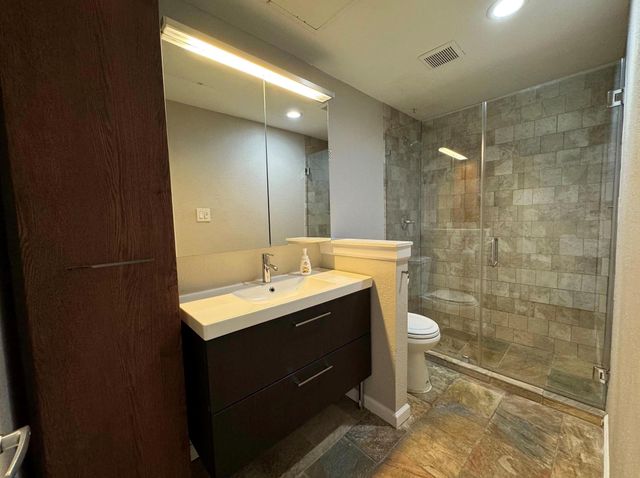 2001 Bering Drive 7E, Houston, TX 77057