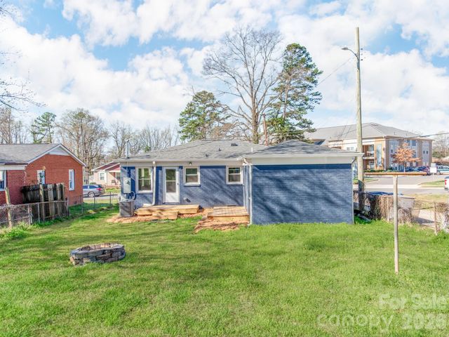 2948 Coronet Way, Charlotte, NC 28208